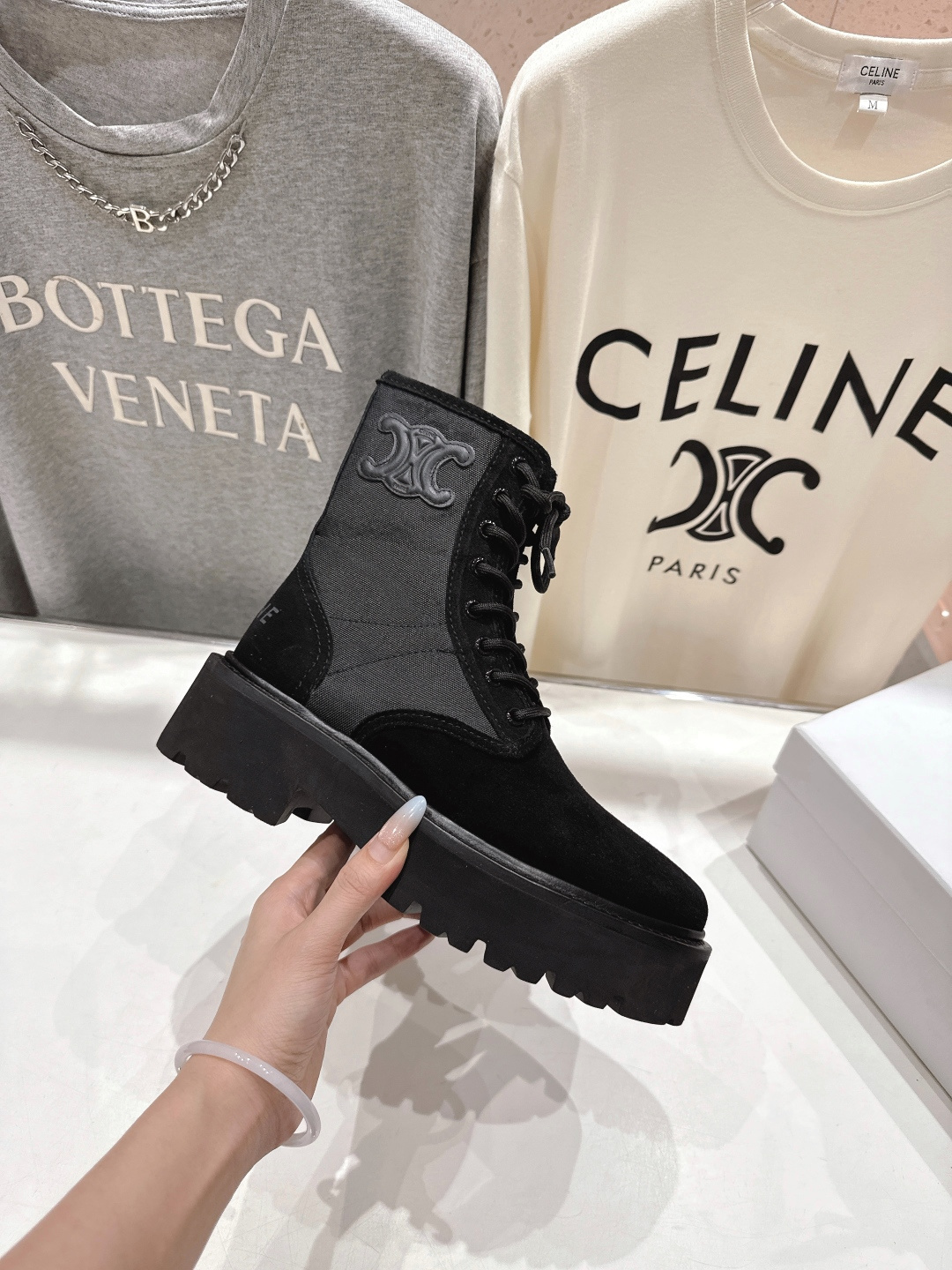 高版本出厂 CELINE*赛琳F035 2025ss新款复古系带厚底中短靴马丁靴骑士靴网红爆款来袭！各大