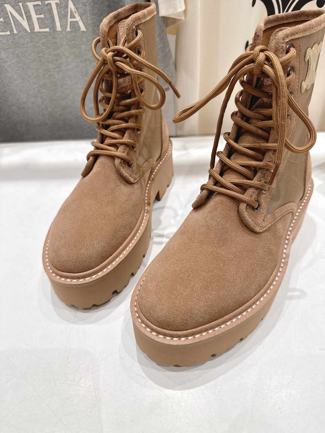 高版本出厂 CELINE*赛琳F035 2025ss新款复古系带厚底中短靴马丁靴骑士靴网红爆款来袭！各大