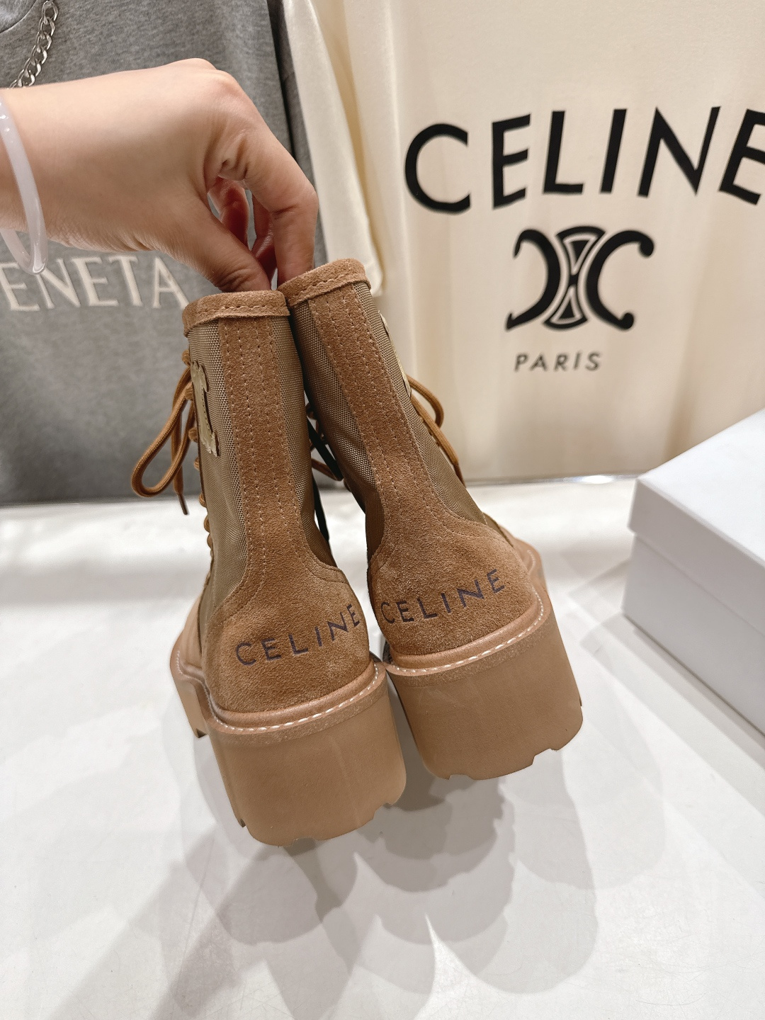 高版本出厂 CELINE*赛琳F035 2025ss新款复古系带厚底中短靴马丁靴骑士靴网红爆款来袭！各大