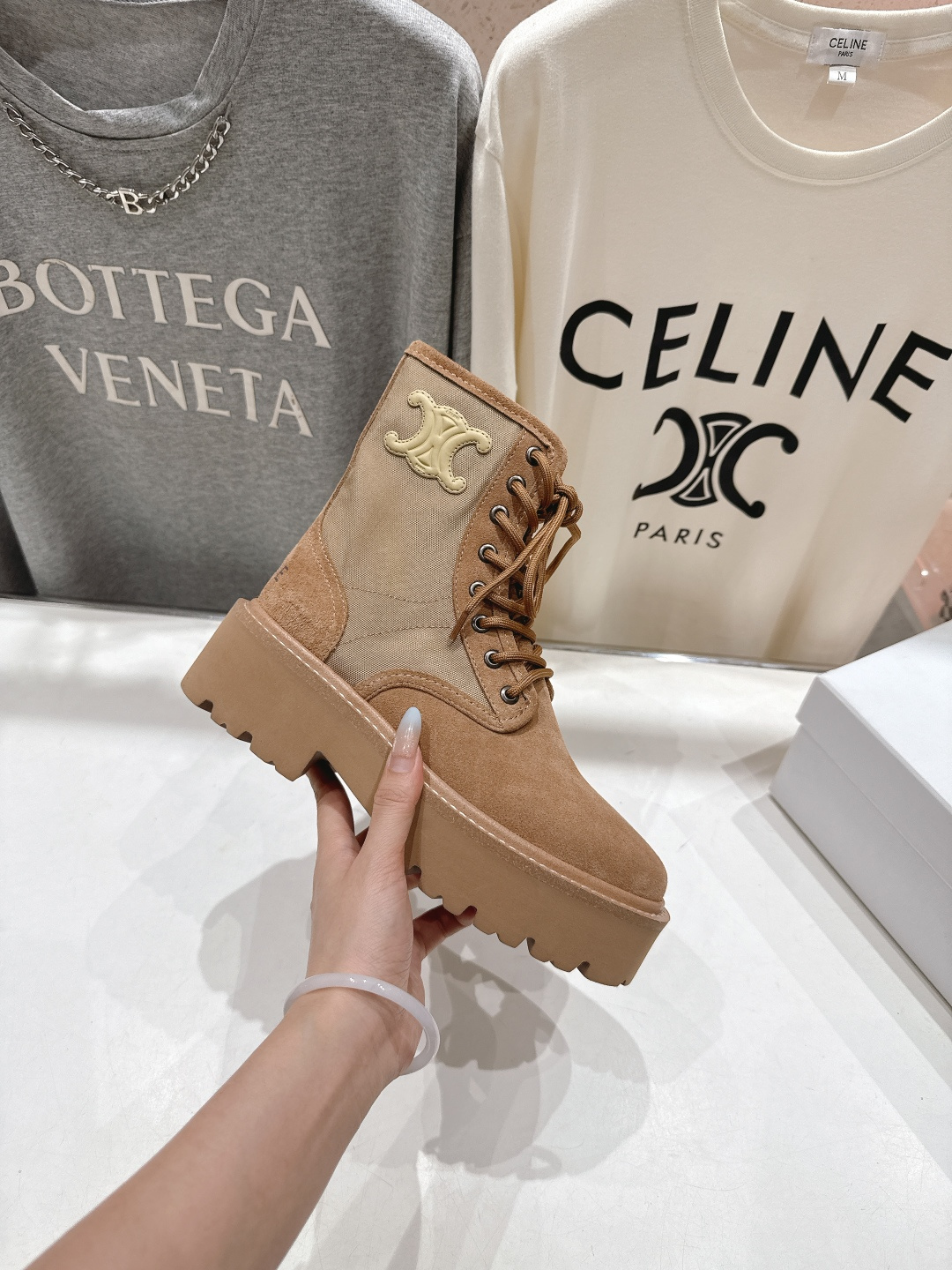高版本出厂 CELINE*赛琳F035 2025ss新款复古系带厚底中短靴马丁靴骑士靴网红爆款来袭！各大