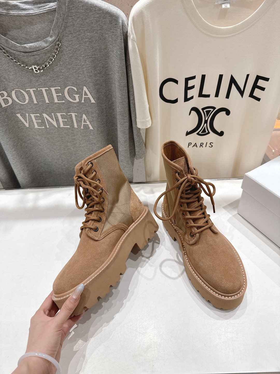 高版本出厂 CELINE*赛琳F035 2025ss新款复古系带厚底中短靴马丁靴骑士靴网红爆款来袭！各大