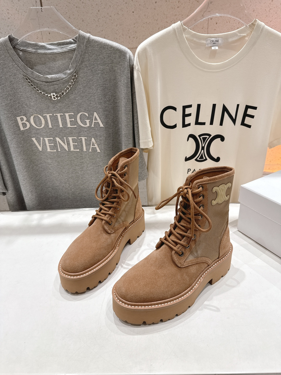 高版本出厂 CELINE*赛琳F035 2025ss新款复古系带厚底中短靴马丁靴骑士靴网红爆款来袭！各大