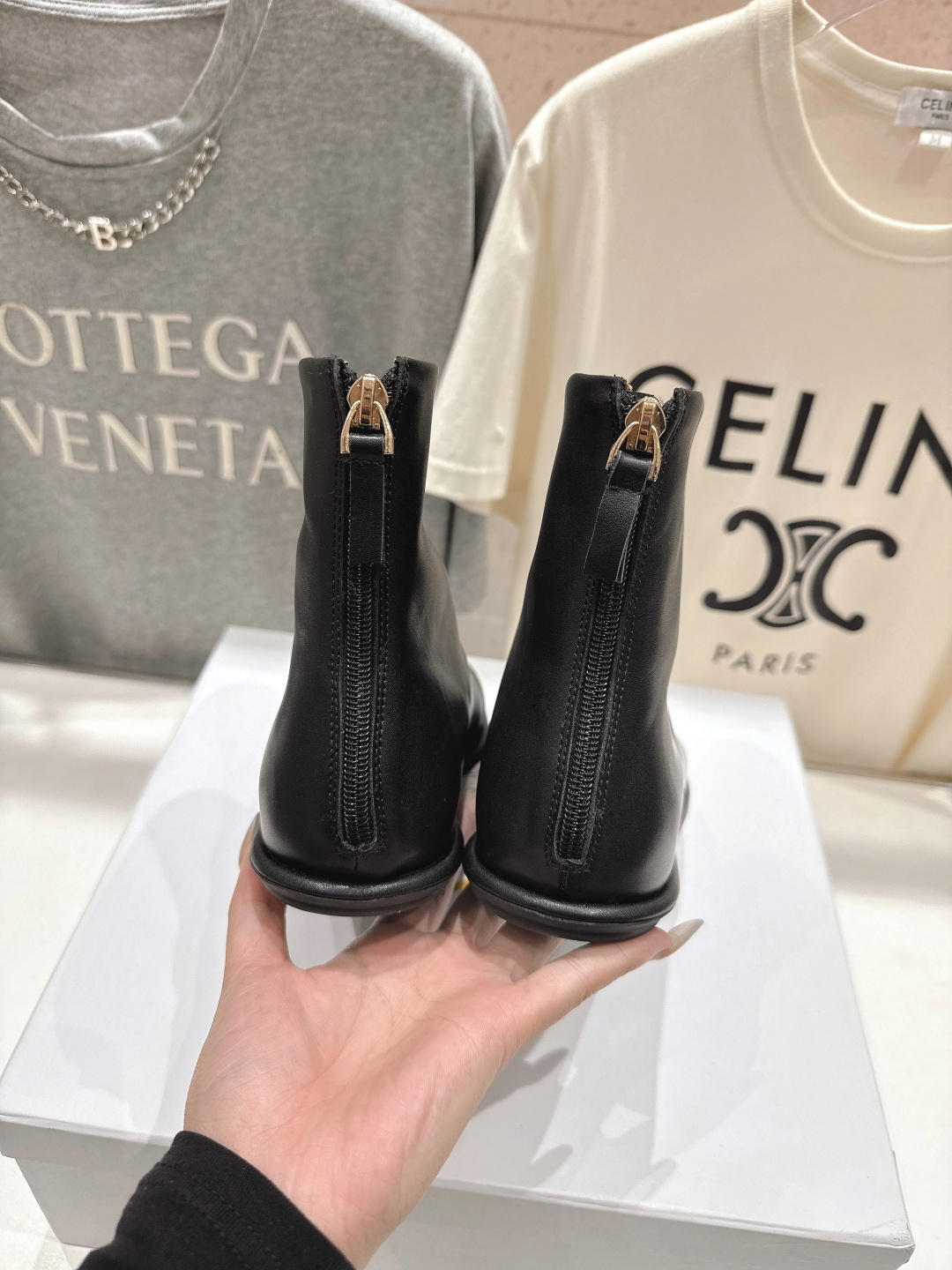 高版本出厂 the row 2025ss秋冬爆款平底简约短靴及裸靴非常舒服的小矮靴，极简设计理念，版型显