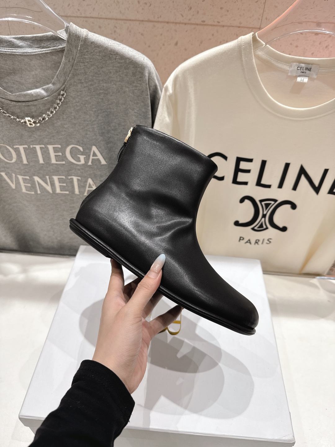 高版本出厂 the row 2025ss秋冬爆款平底简约短靴及裸靴非常舒服的小矮靴，极简设计理念，版型显