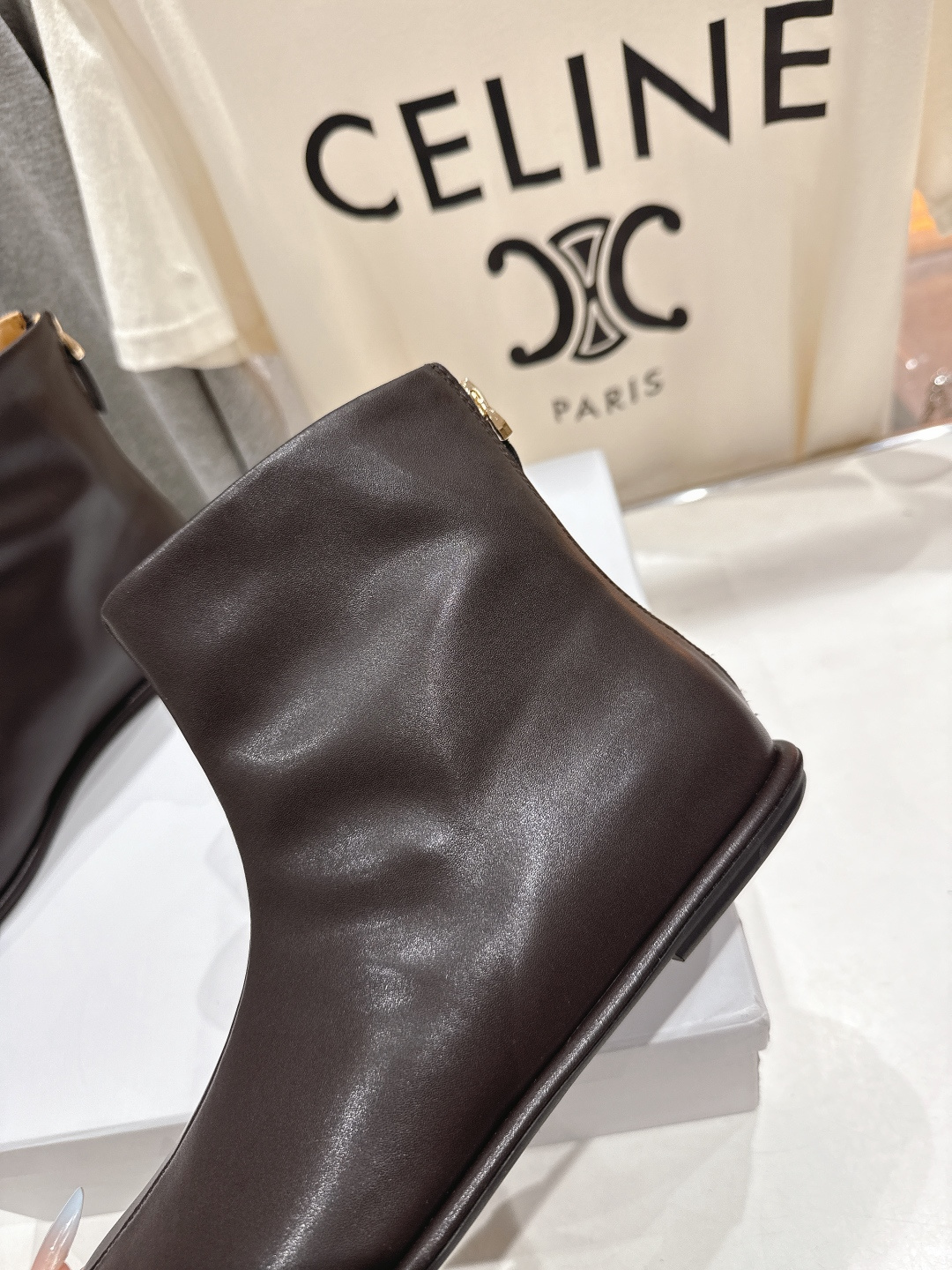 高版本出厂 the row 2025ss秋冬爆款平底简约短靴及裸靴非常舒服的小矮靴，极简设计理念，版型显