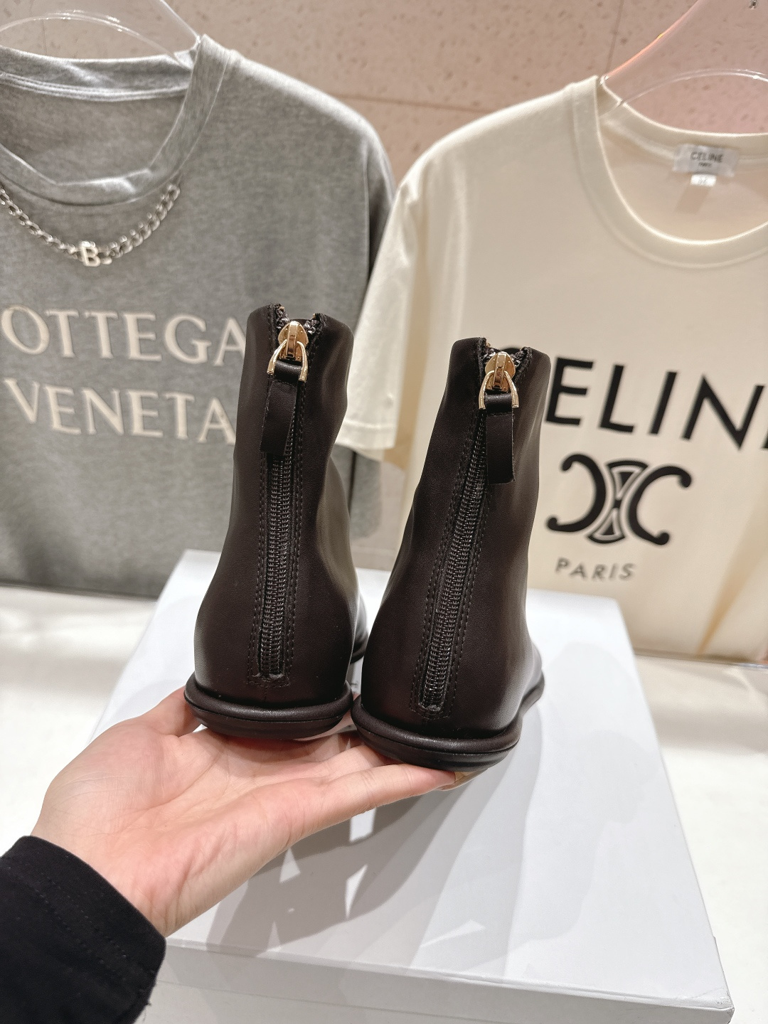 高版本出厂 the row 2025ss秋冬爆款平底简约短靴及裸靴非常舒服的小矮靴，极简设计理念，版型显