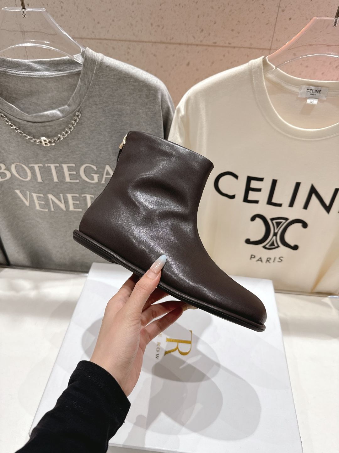 高版本出厂 the row 2025ss秋冬爆款平底简约短靴及裸靴非常舒服的小矮靴，极简设计理念，版型显