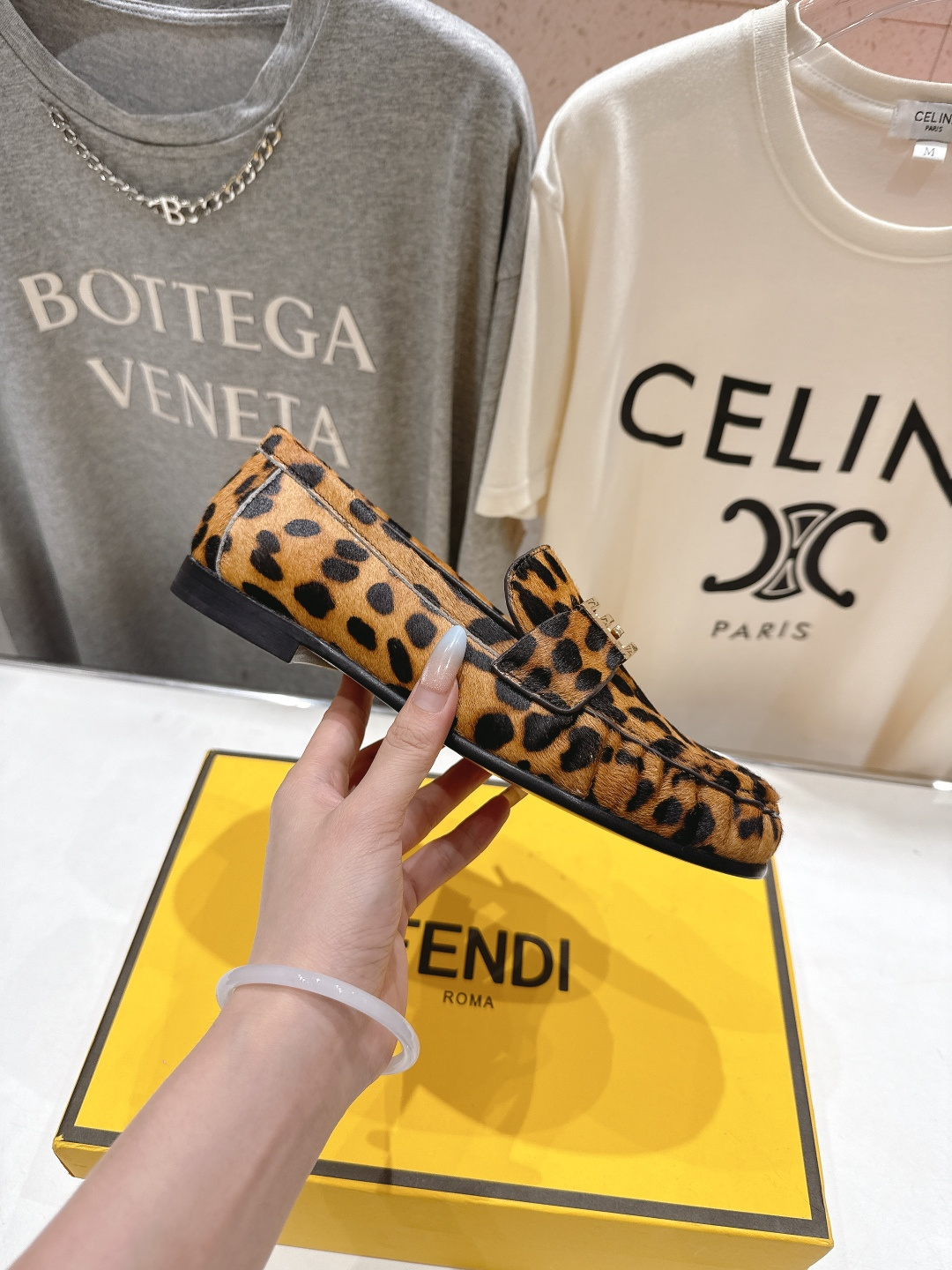 高版本出厂 Fendi/芬迪F013 2026ss早春新款搭扣乐福鞋休闲鞋单鞋经典扣饰自带贵气Buff，