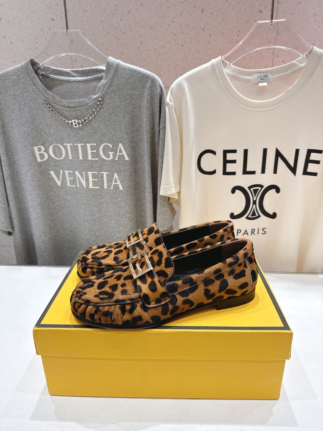 高版本出厂 Fendi/芬迪F013 2026ss早春新款搭扣乐福鞋休闲鞋单鞋经典扣饰自带贵气Buff，