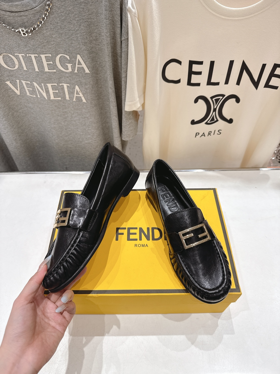 高版本出厂 Fendi/芬迪F013 2026ss早春新款搭扣乐福鞋休闲鞋单鞋经典扣饰自带贵气Buff，