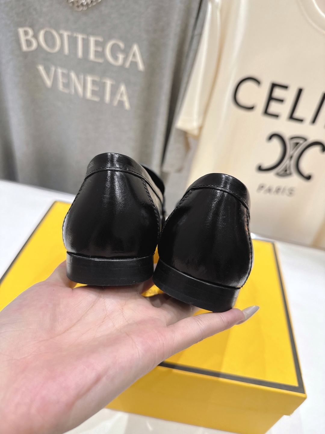 高版本出厂 Fendi/芬迪F013 2026ss早春新款搭扣乐福鞋休闲鞋单鞋经典扣饰自带贵气Buff，