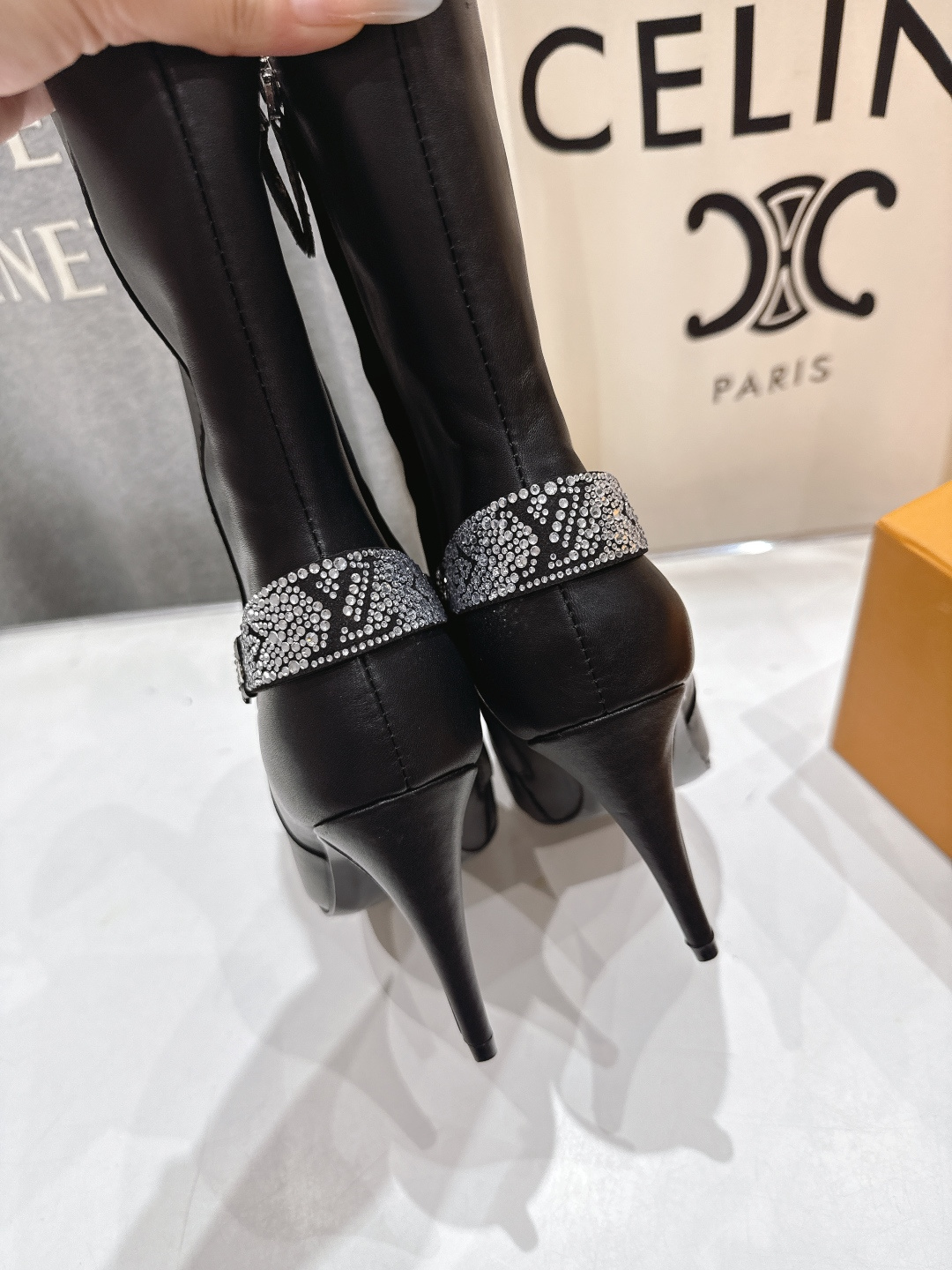 高版本出厂 LOUIS VUITTON 25ss LV驴牌秋冬新款高跟短靴楦型百搭瘦脚yyds.造型立体