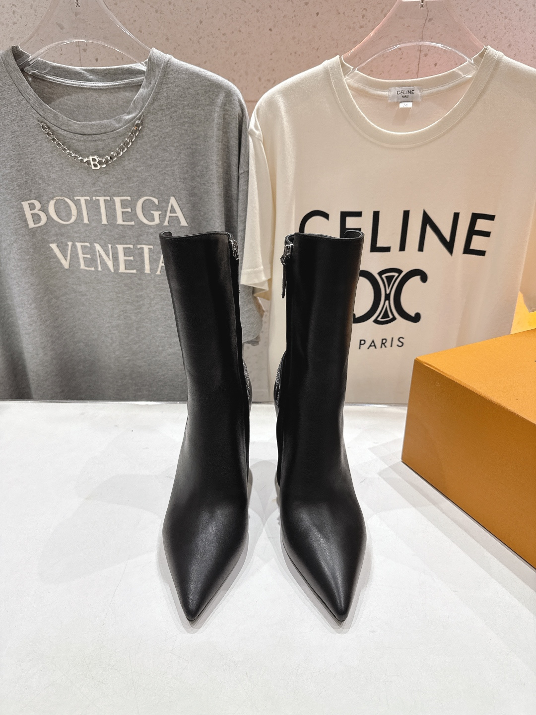 高版本出厂 LOUIS VUITTON 25ss LV驴牌秋冬新款高跟短靴楦型百搭瘦脚yyds.造型立体