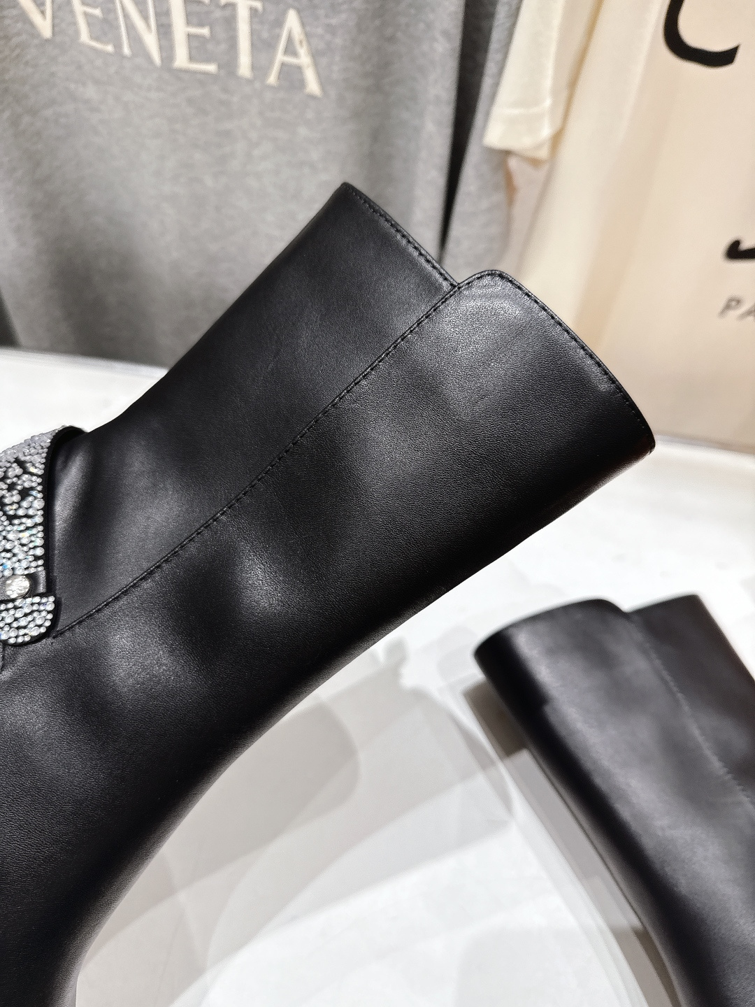 高版本出厂 LOUIS VUITTON 25ss LV驴牌秋冬新款高跟短靴楦型百搭瘦脚yyds.造型立体