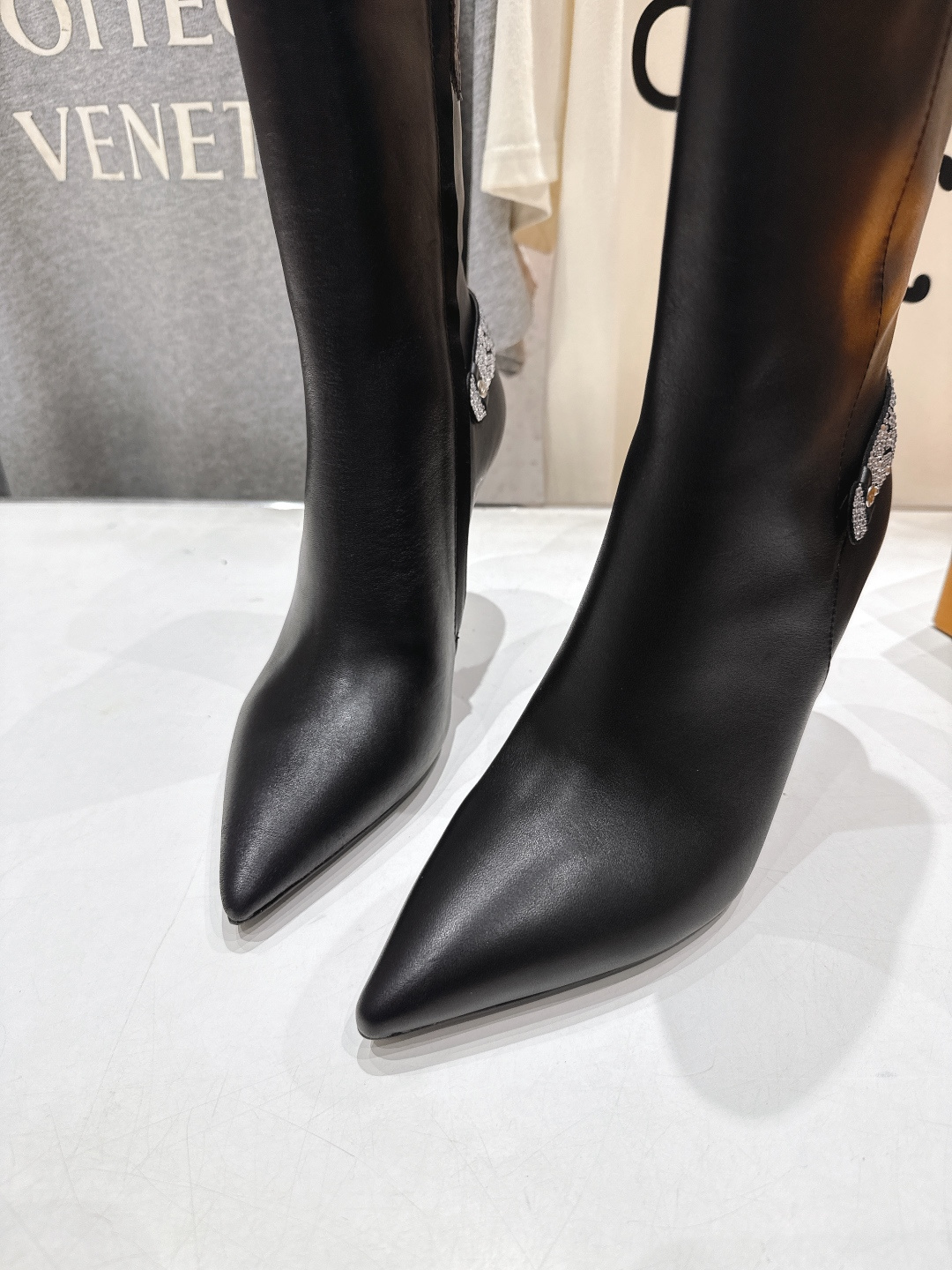 高版本出厂 LOUIS VUITTON 25ss LV驴牌秋冬新款高跟短靴楦型百搭瘦脚yyds.造型立体