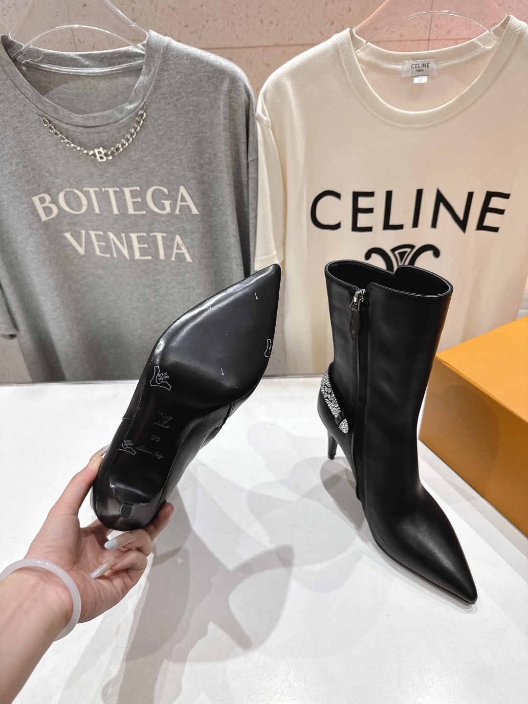 高版本出厂 LOUIS VUITTON 25ss LV驴牌秋冬新款高跟短靴楦型百搭瘦脚yyds.造型立体