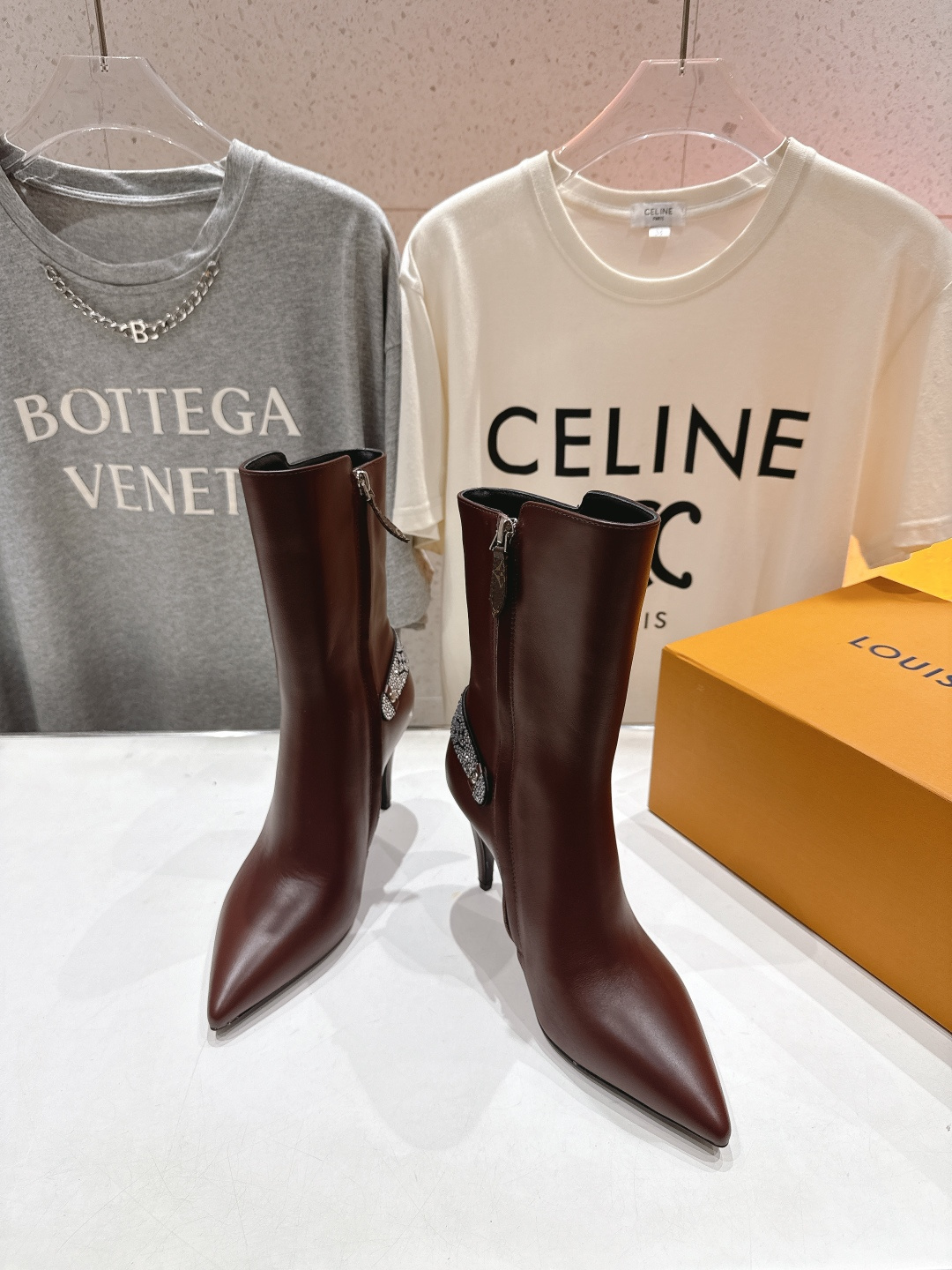 高版本出厂 LOUIS VUITTON 25ss LV驴牌秋冬新款高跟短靴楦型百搭瘦脚yyds.造型立体