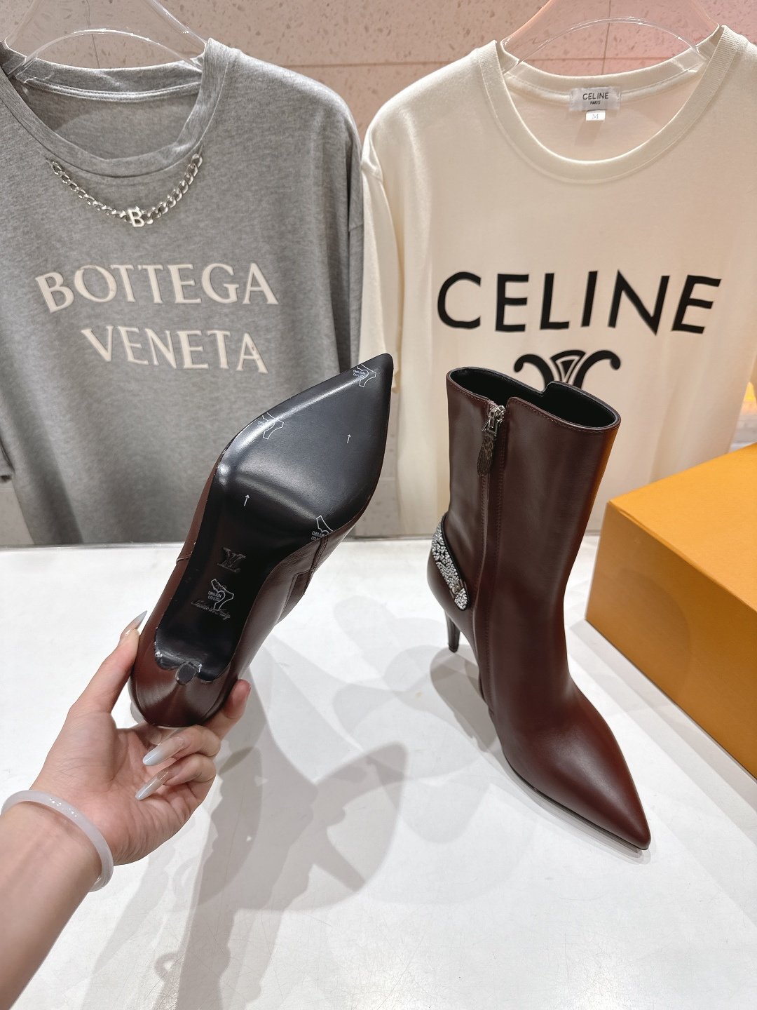 高版本出厂 LOUIS VUITTON 25ss LV驴牌秋冬新款高跟短靴楦型百搭瘦脚yyds.造型立体