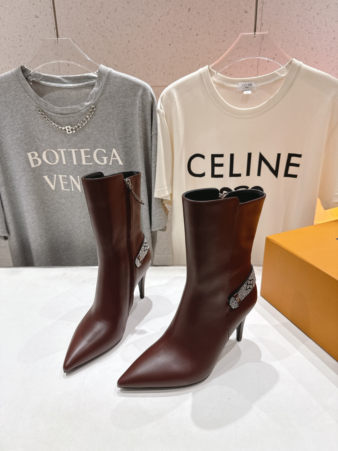 高版本出厂 LOUIS VUITTON 25ss LV驴牌秋冬新款高跟短靴楦型百搭瘦脚yyds.造型立体