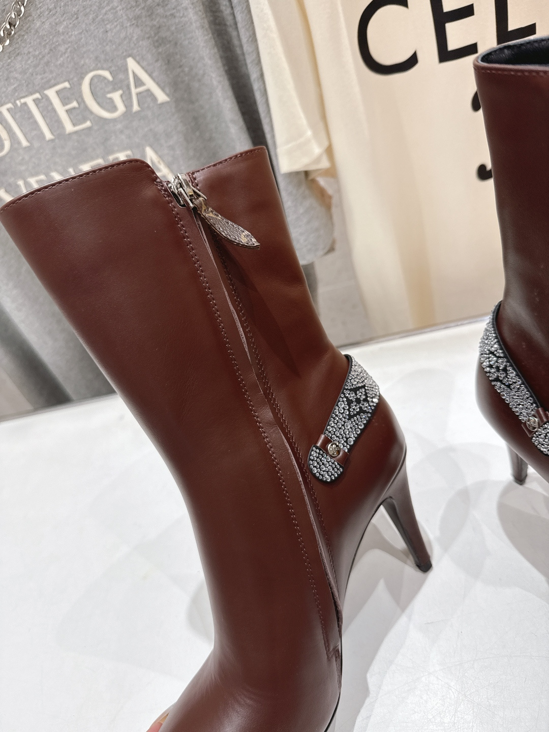 高版本出厂 LOUIS VUITTON 25ss LV驴牌秋冬新款高跟短靴楦型百搭瘦脚yyds.造型立体