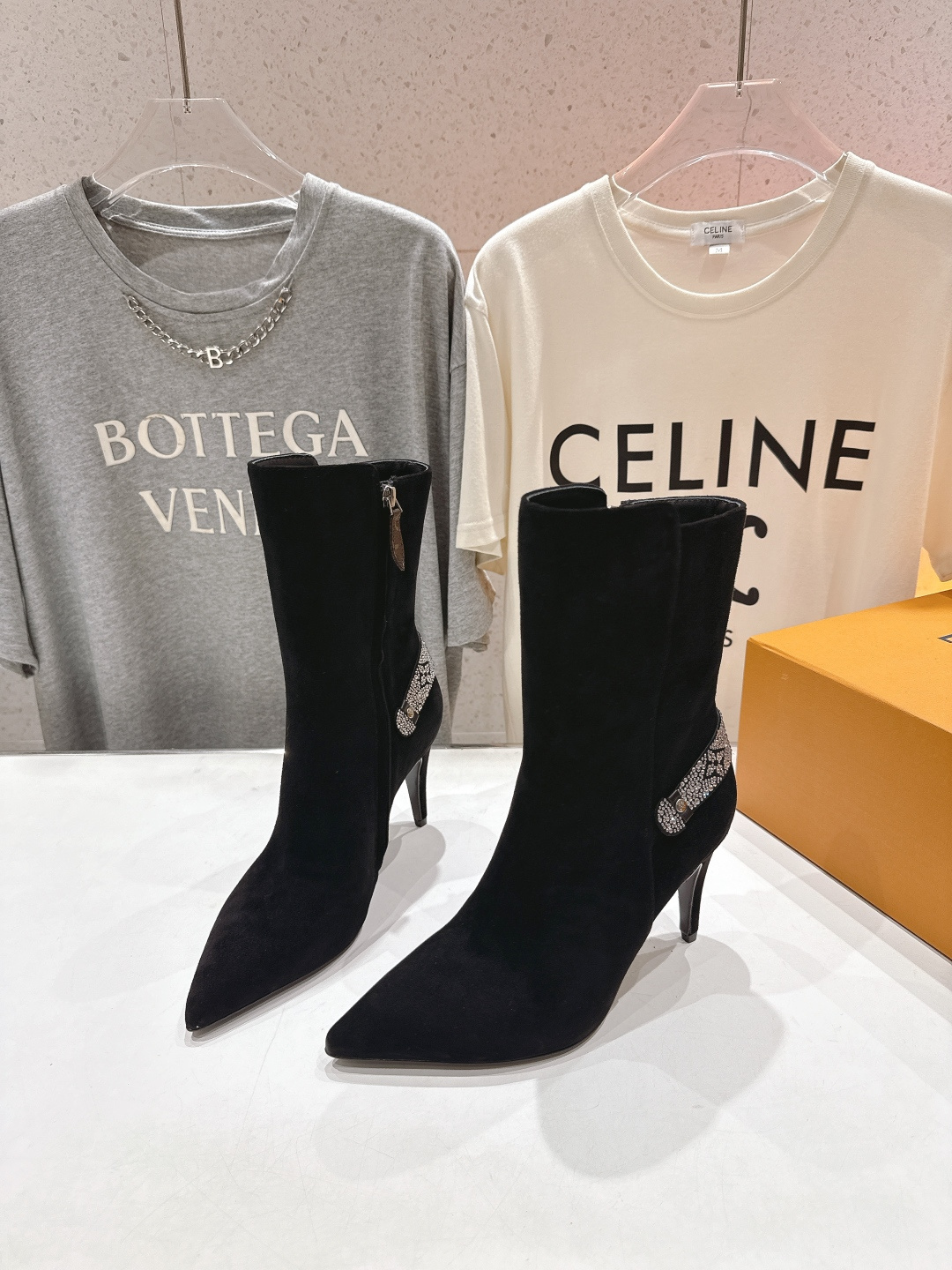 高版本出厂 LOUIS VUITTON 25ss LV驴牌秋冬新款高跟短靴楦型百搭瘦脚yyds.造型立体