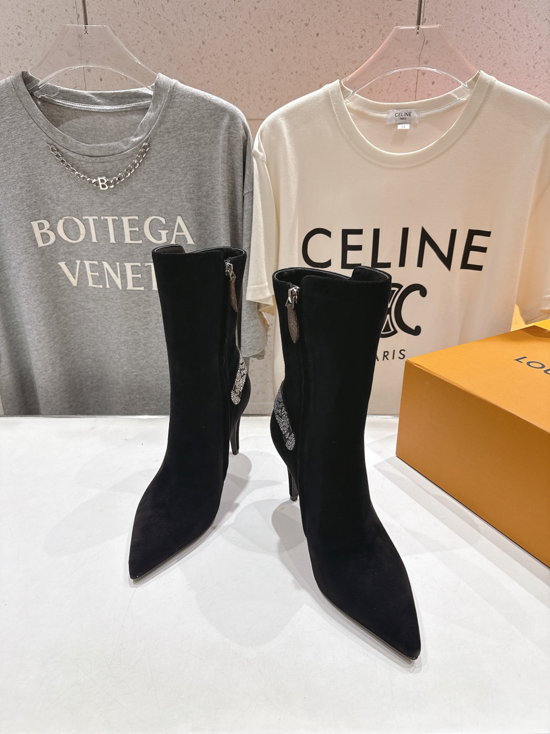 高版本出厂 LOUIS VUITTON 25ss LV驴牌秋冬新款高跟短靴楦型百搭瘦脚yyds.造型立体