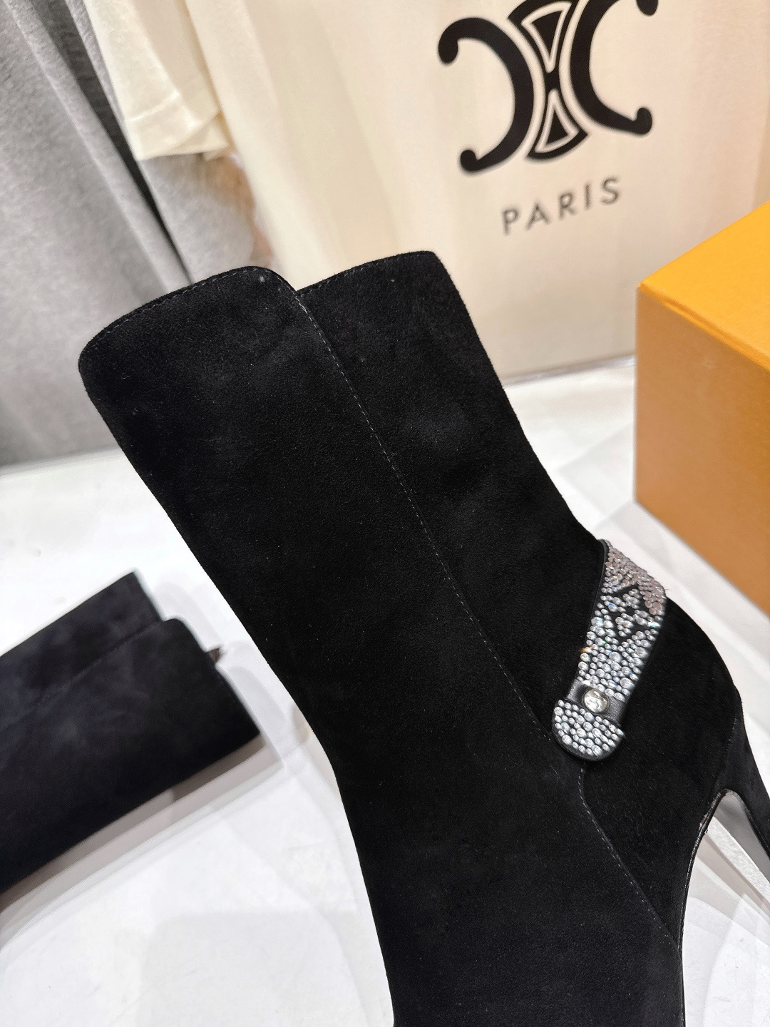 高版本出厂 LOUIS VUITTON 25ss LV驴牌秋冬新款高跟短靴楦型百搭瘦脚yyds.造型立体