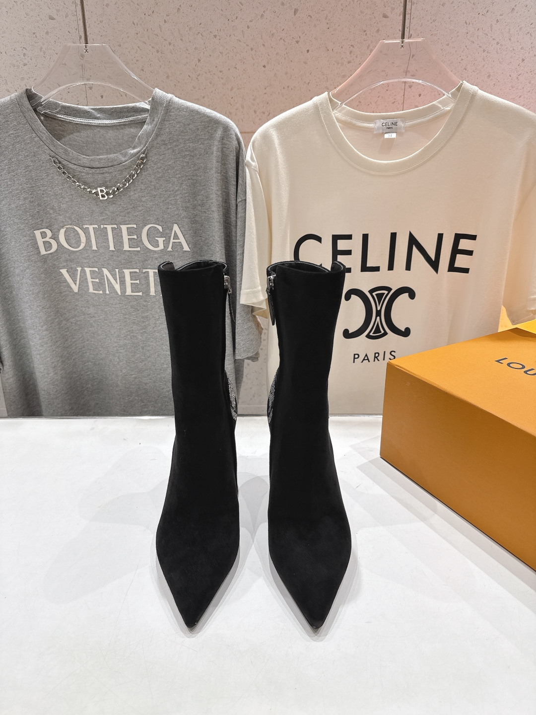 高版本出厂 LOUIS VUITTON 25ss LV驴牌秋冬新款高跟短靴楦型百搭瘦脚yyds.造型立体