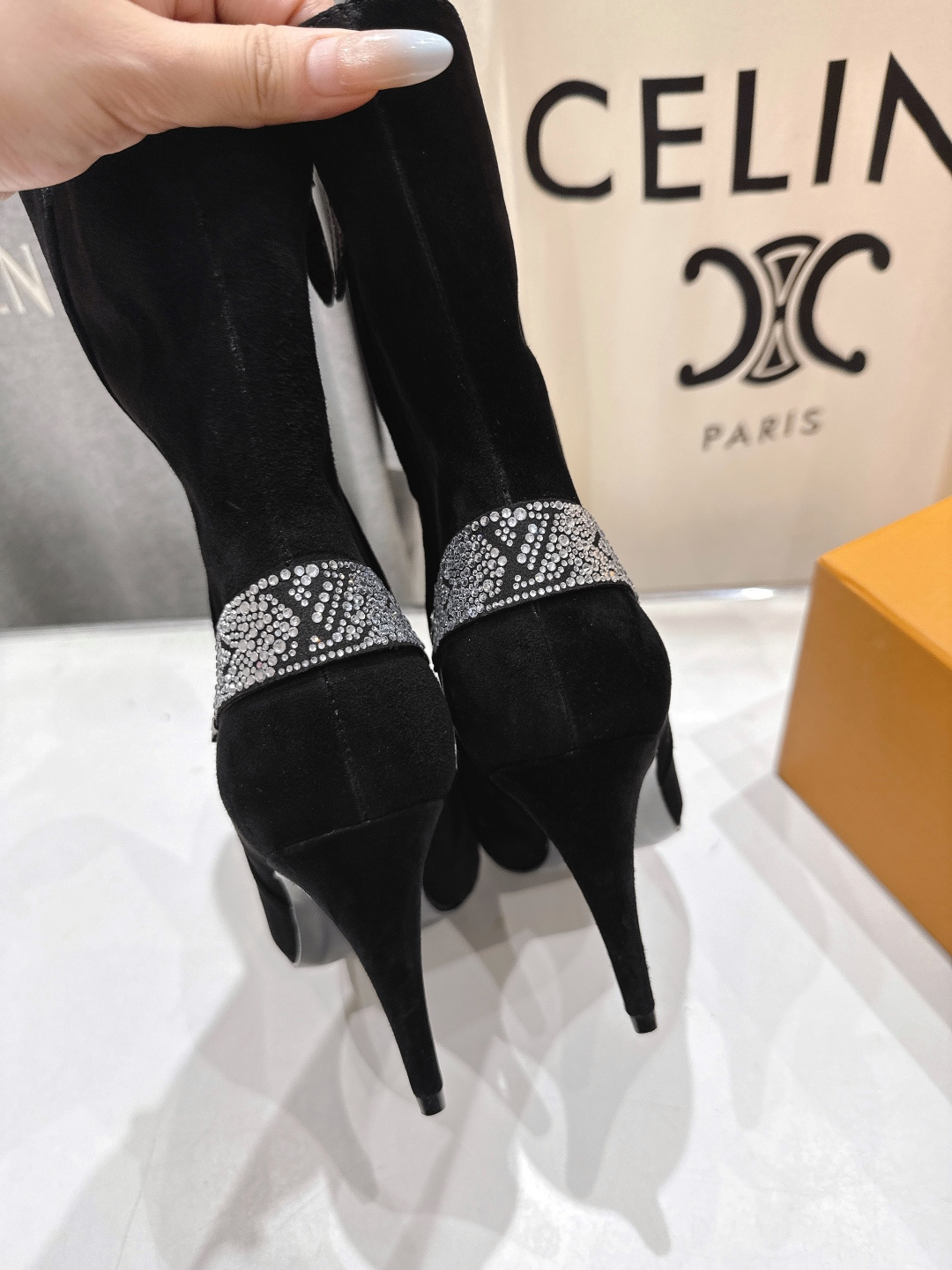 高版本出厂 LOUIS VUITTON 25ss LV驴牌秋冬新款高跟短靴楦型百搭瘦脚yyds.造型立体