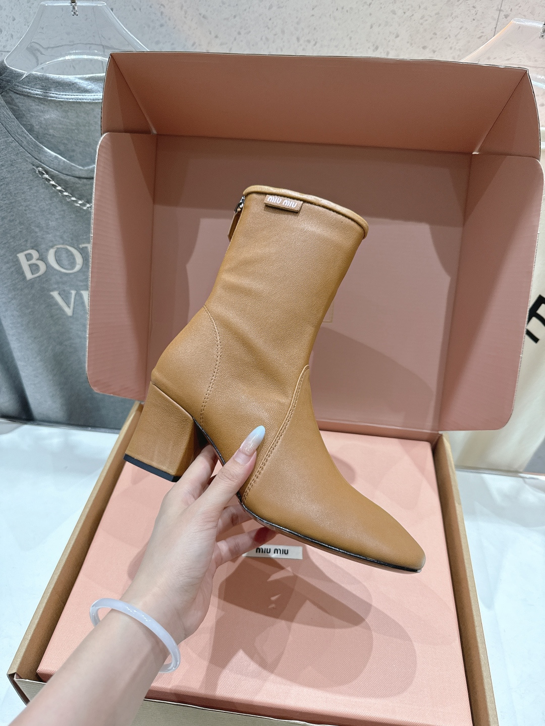 高版本出厂 MiuMiu*缪缪F028 2025ss秋冬新款高跟弹力短靴🍀🍀今年官网主推的爆款 这款上脚