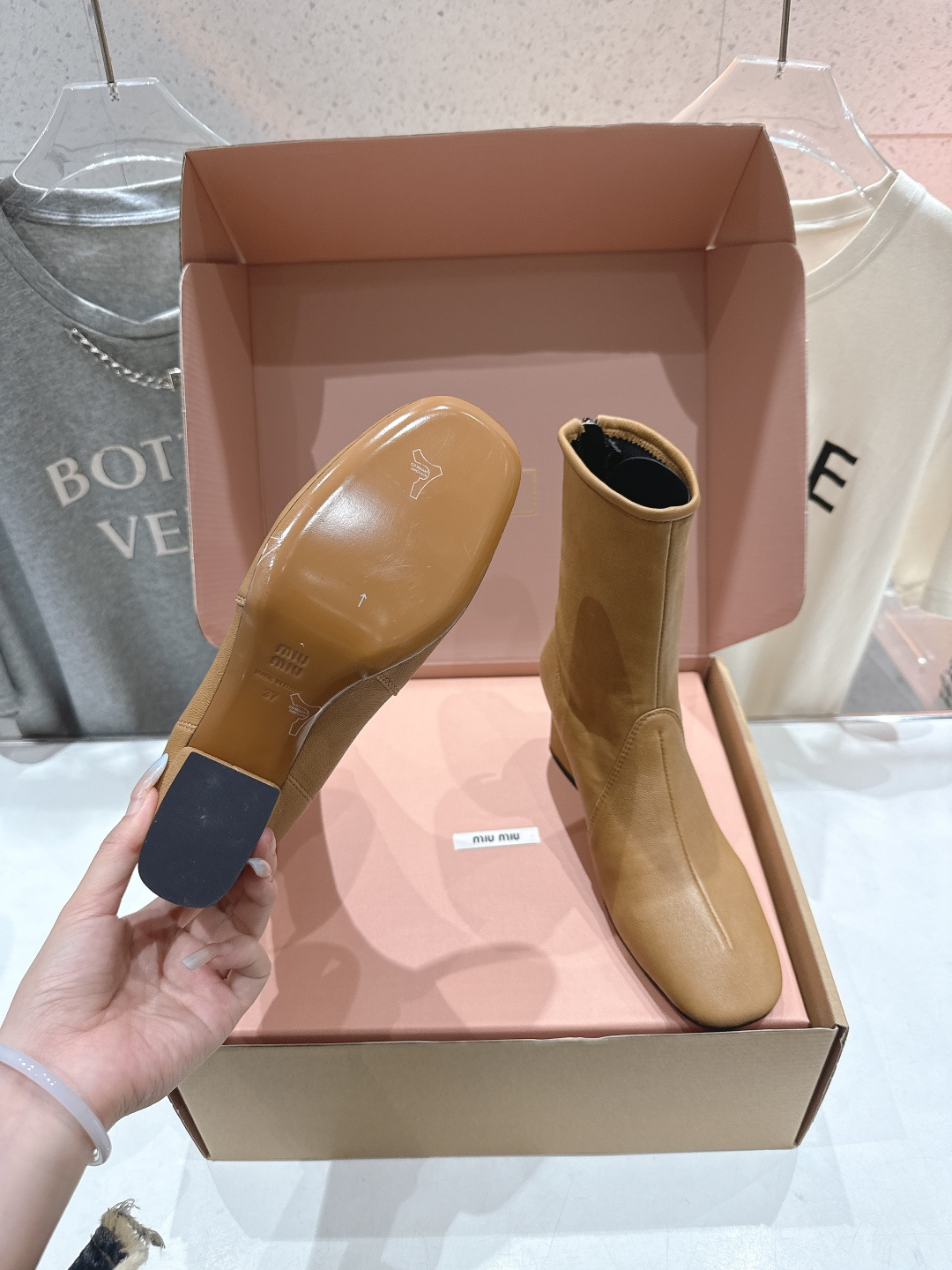 高版本出厂 MiuMiu*缪缪F028 2025ss秋冬新款高跟弹力短靴🍀🍀今年官网主推的爆款 这款上脚