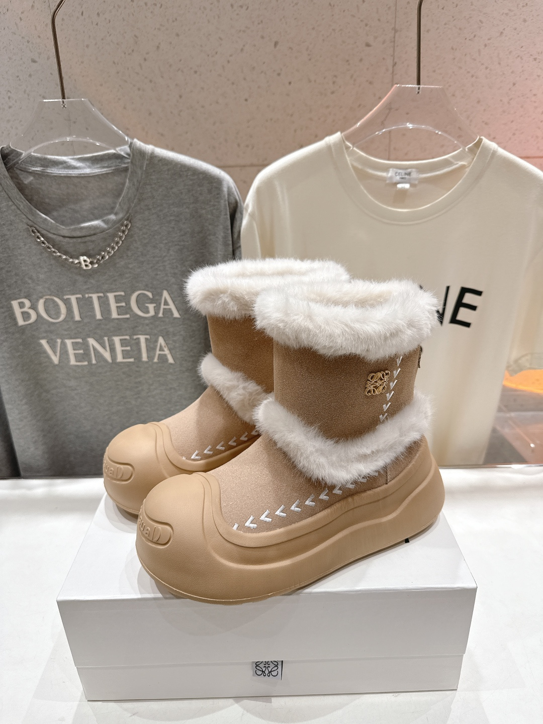 高版本出厂 Loewe/罗意威F036 25ss冬季最新保暖雪地靴羊毛靴顶级版本，这么保暖还能这么轻这么