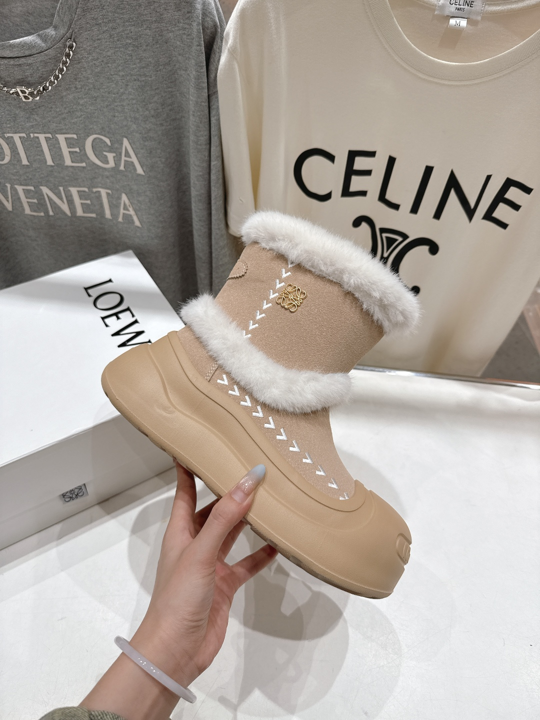 高版本出厂 Loewe/罗意威F036 25ss冬季最新保暖雪地靴羊毛靴顶级版本，这么保暖还能这么轻这么