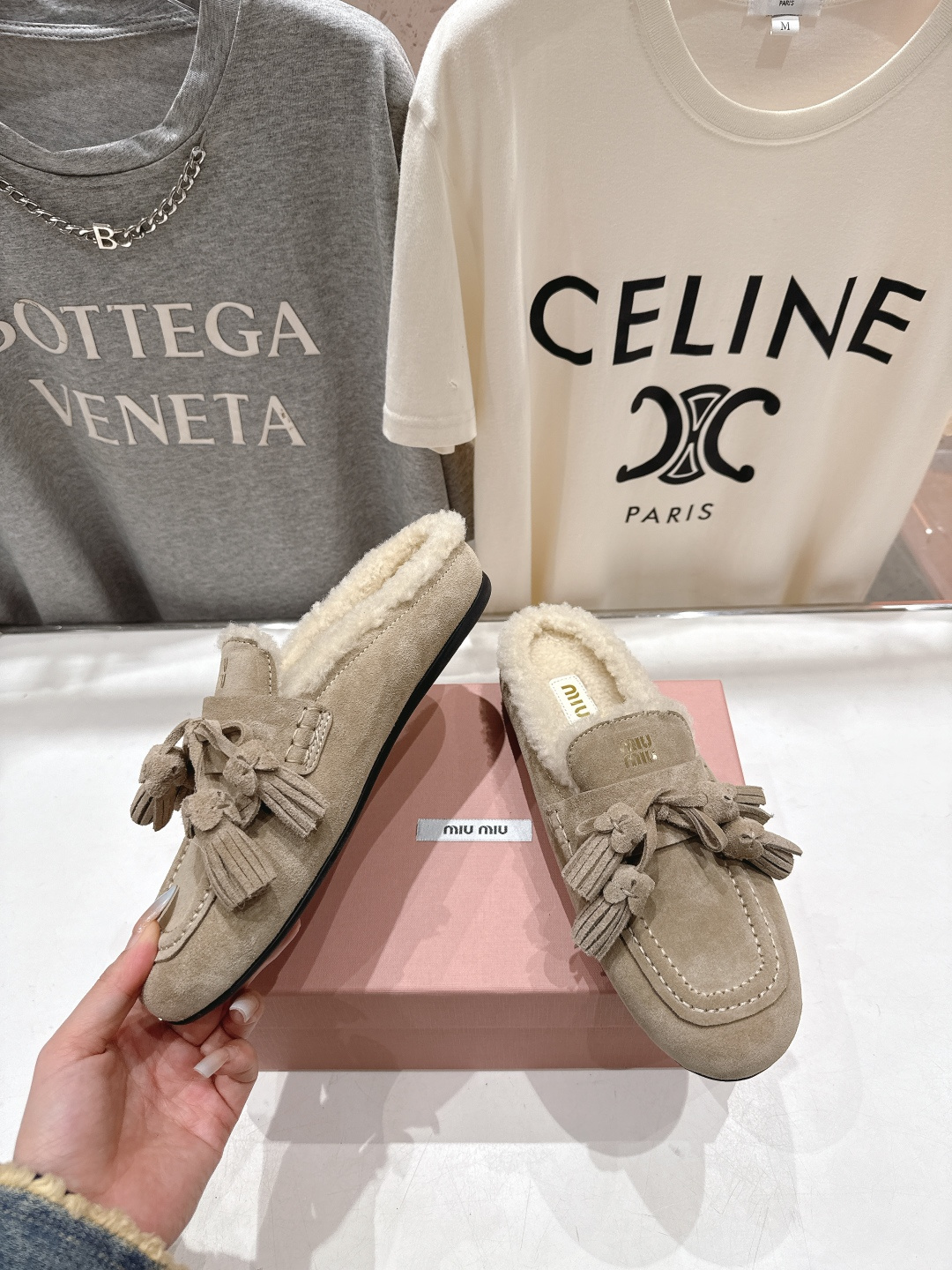 高版本出厂 毛里 MiuMiu/缪缪F051 2025ss秋冬走秀款一脚蹬半拖驾车鞋加毛乐福鞋毛毛鞋这款