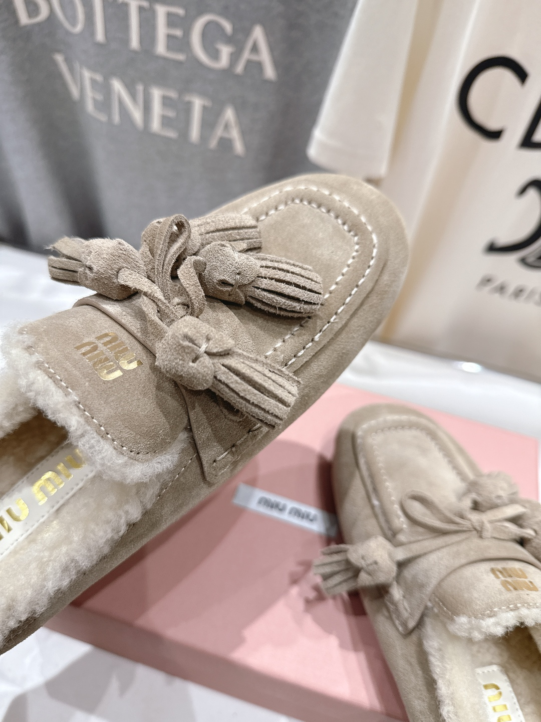 高版本出厂 毛里 MiuMiu/缪缪F051 2025ss秋冬走秀款一脚蹬半拖驾车鞋加毛乐福鞋毛毛鞋这款