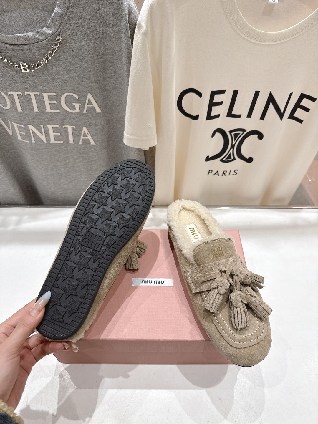 高版本出厂 毛里 MiuMiu/缪缪F051 2025ss秋冬走秀款一脚蹬半拖驾车鞋加毛乐福鞋毛毛鞋这款