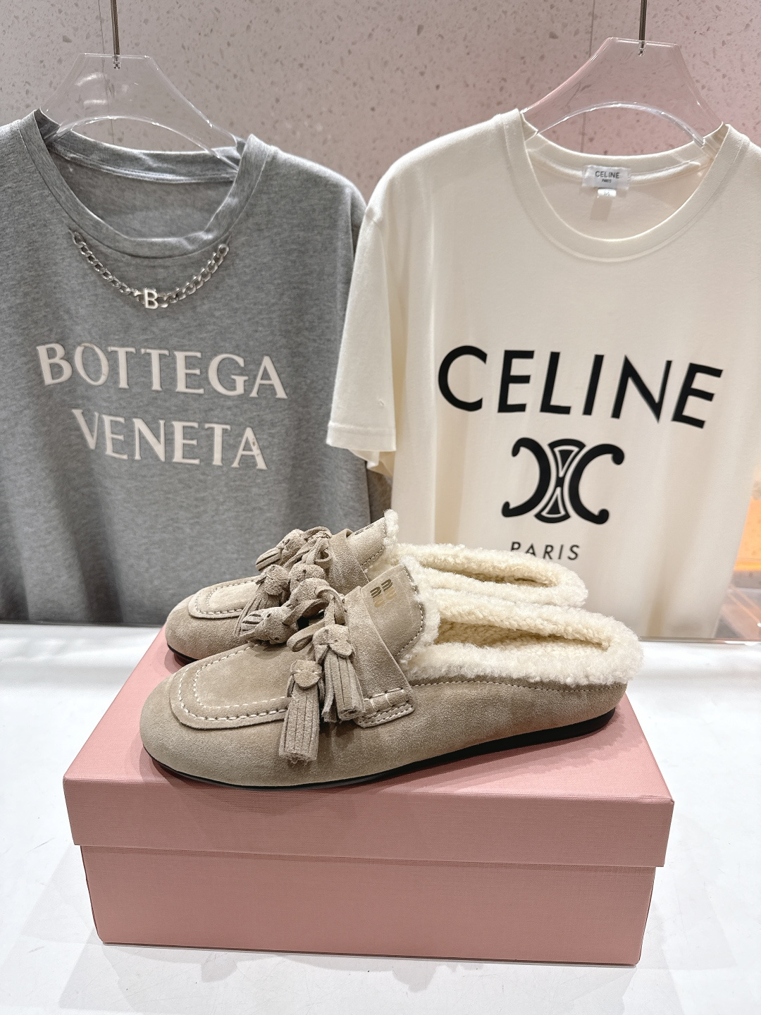 高版本出厂 毛里 MiuMiu/缪缪F051 2025ss秋冬走秀款一脚蹬半拖驾车鞋加毛乐福鞋毛毛鞋这款