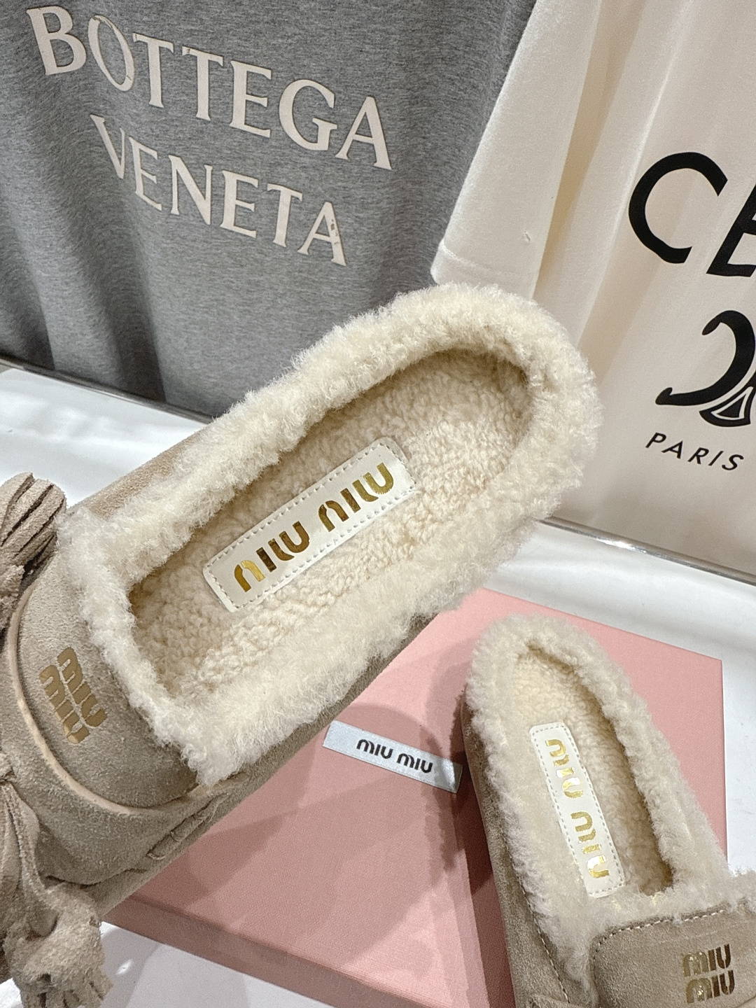 高版本出厂 毛里 MiuMiu/缪缪F051 2025ss秋冬走秀款一脚蹬半拖驾车鞋加毛乐福鞋毛毛鞋这款