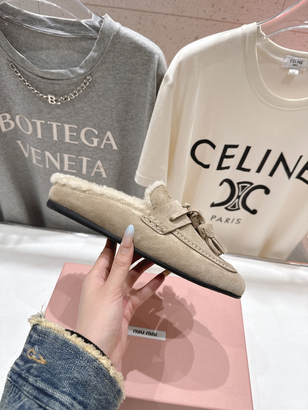 高版本出厂 毛里 MiuMiu/缪缪F051 2025ss秋冬走秀款一脚蹬半拖驾车鞋加毛乐福鞋毛毛鞋这款