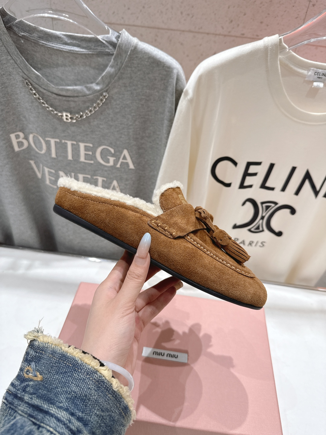 高版本出厂 毛里 MiuMiu/缪缪F051 2025ss秋冬走秀款一脚蹬半拖驾车鞋加毛乐福鞋毛毛鞋这款