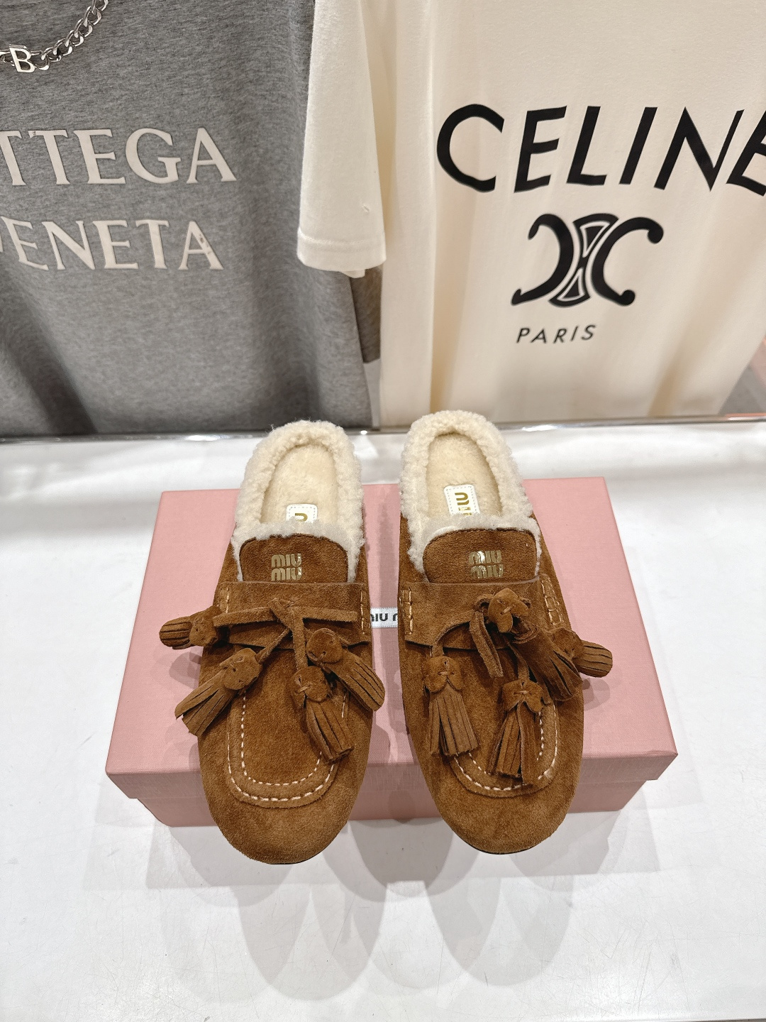 高版本出厂 毛里 MiuMiu/缪缪F051 2025ss秋冬走秀款一脚蹬半拖驾车鞋加毛乐福鞋毛毛鞋这款