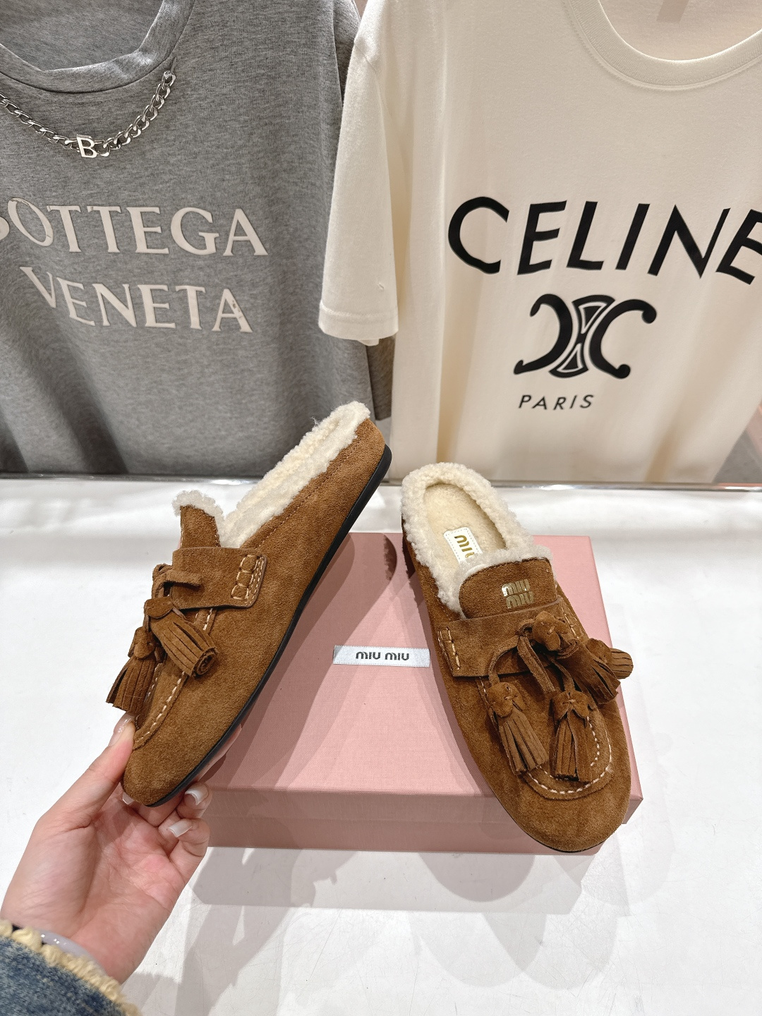 高版本出厂 毛里 MiuMiu/缪缪F051 2025ss秋冬走秀款一脚蹬半拖驾车鞋加毛乐福鞋毛毛鞋这款