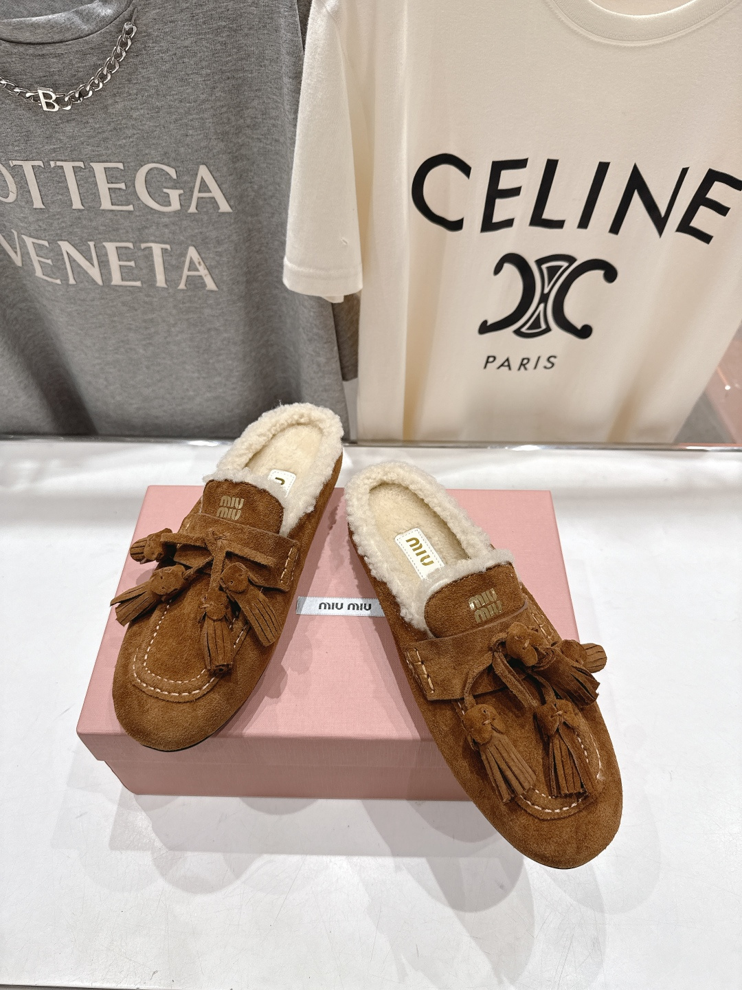 高版本出厂 毛里 MiuMiu/缪缪F051 2025ss秋冬走秀款一脚蹬半拖驾车鞋加毛乐福鞋毛毛鞋这款