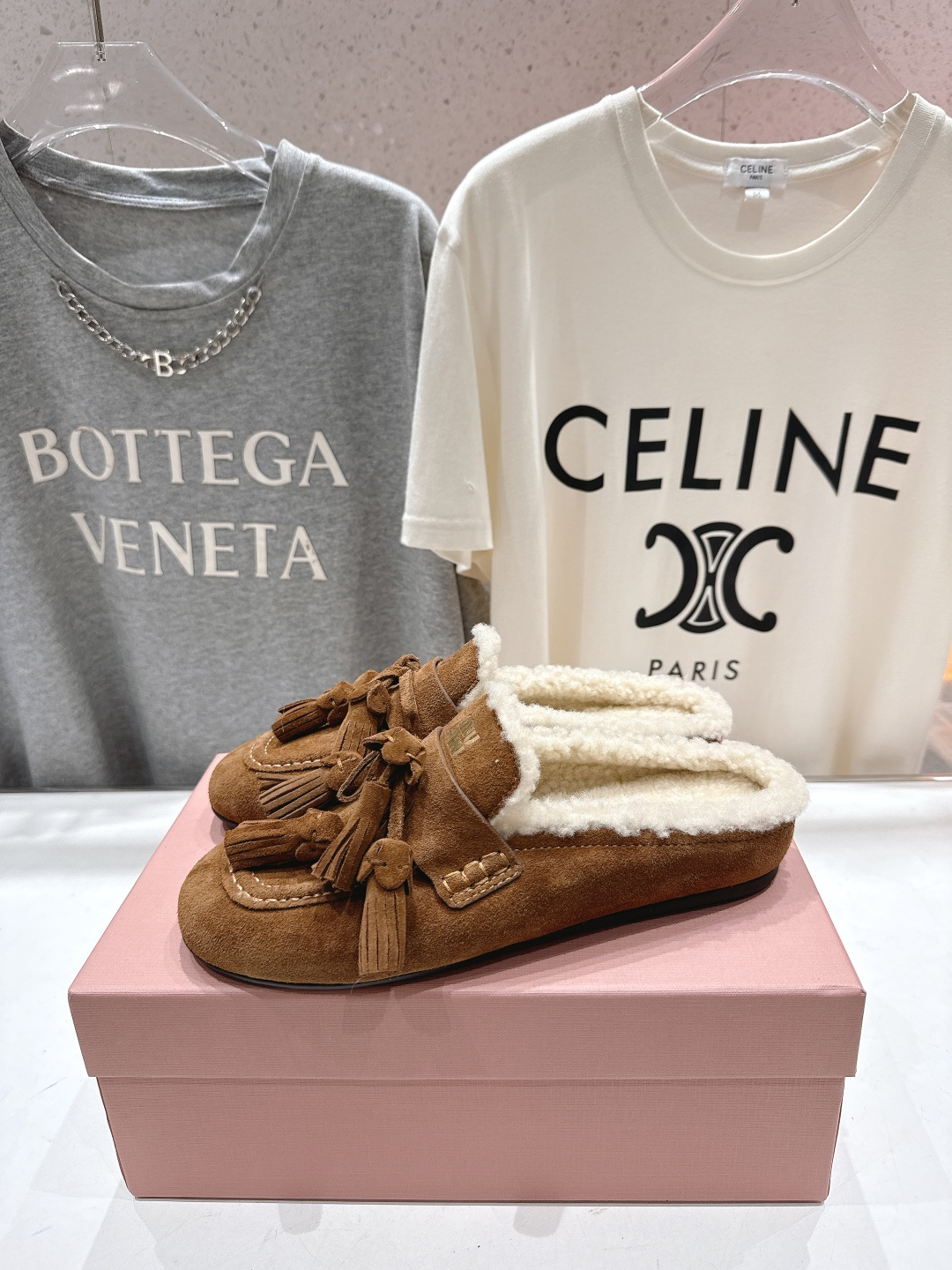 高版本出厂 毛里 MiuMiu/缪缪F051 2025ss秋冬走秀款一脚蹬半拖驾车鞋加毛乐福鞋毛毛鞋这款