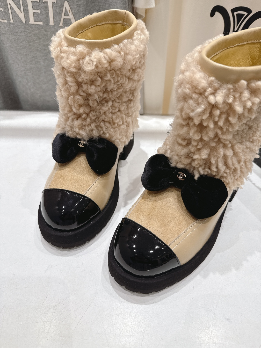 高版本出厂 Chanel*香奈儿F015小香家2025ss秋冬新款可爱风羊毛短靴秋冬香家必备爆款！拥有香