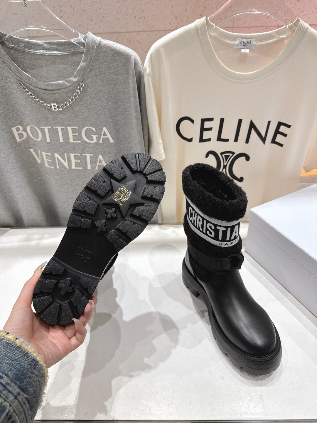 高版本出厂 皮里毛里两种可选 Dior*迪奥 D家F019 2025ss走秀款工装中筒靴 小红书爆款，各