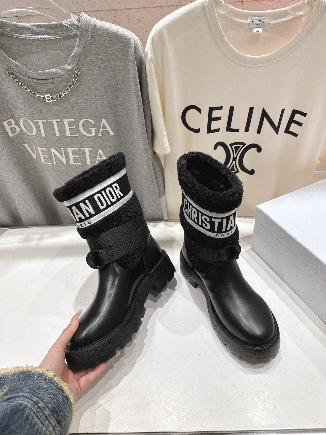 高版本出厂 皮里毛里两种可选 Dior*迪奥 D家F019 2025ss走秀款工装中筒靴 小红书爆款，各