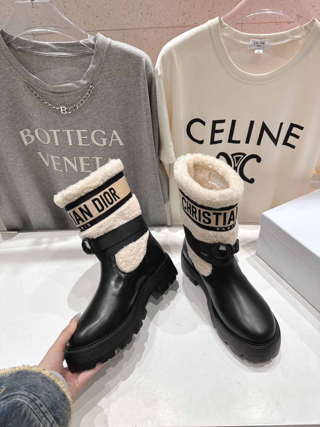 高版本出厂 皮里毛里两种可选 Dior*迪奥 D家F019 2025ss走秀款工装中筒靴 小红书爆款，各