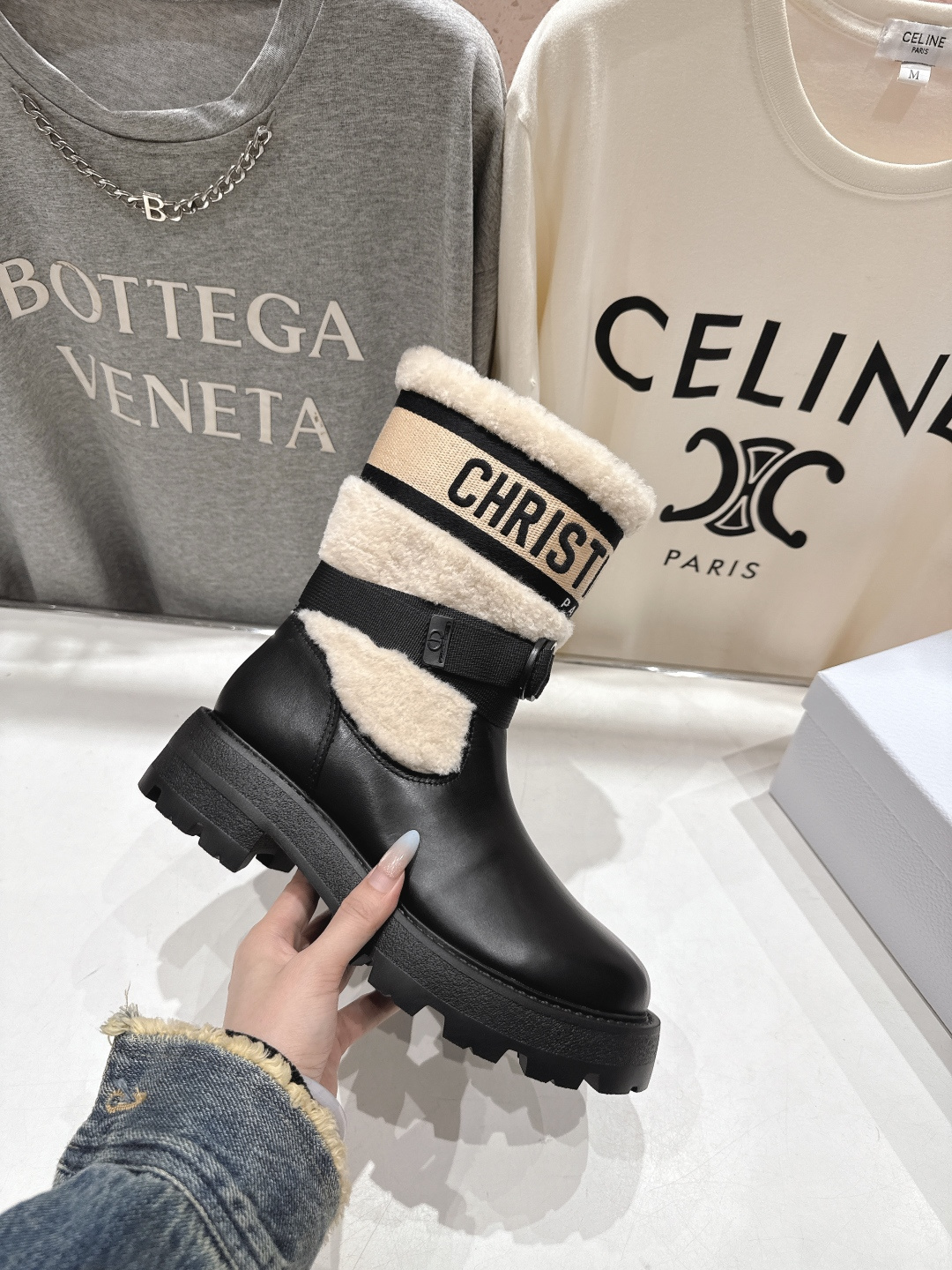 高版本出厂 皮里毛里两种可选 Dior*迪奥 D家F019 2025ss走秀款工装中筒靴 小红书爆款，各