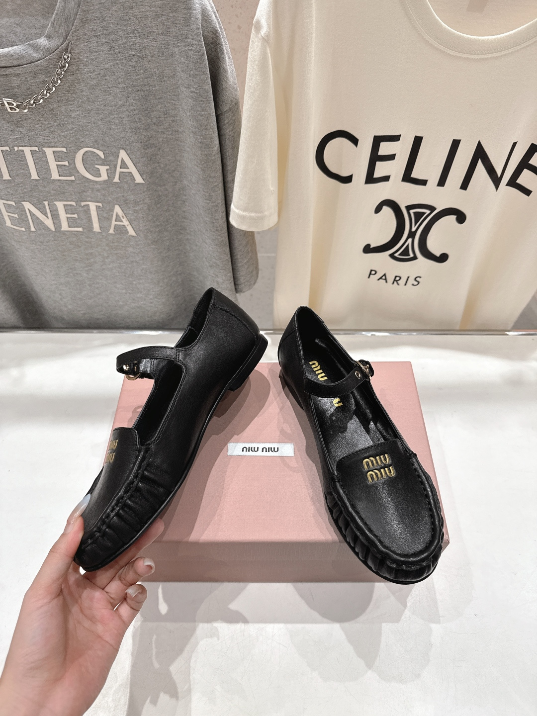 高版本出厂 MiuMiu/缪缪F013法式仙女风玛丽珍平底单鞋芭蕾舞鞋这款芭蕾平底鞋亮相缪缪2026春夏